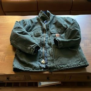 Carhartt XL men’s traditional arctic jacket with quilted lining.